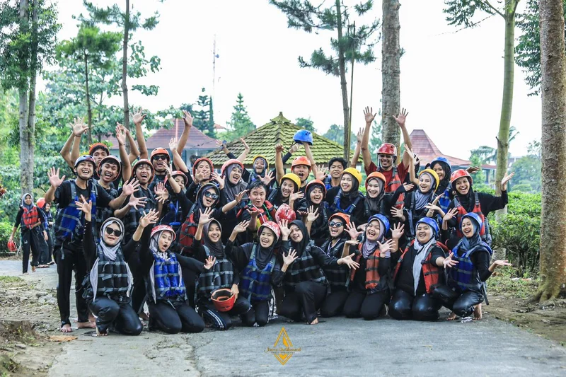 River Tubing Kali Pucung Kemuning Karanganyar